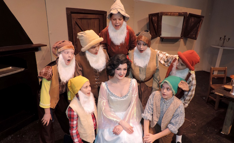 Towngate Theatre Stages Snow White
