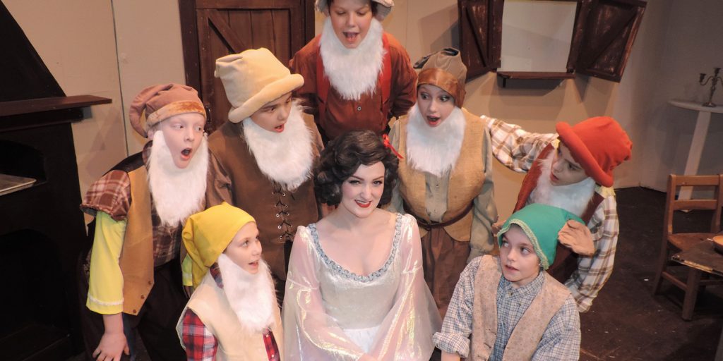 Theater in Wheeling - Oglebay Institute's Towngate Theatre presents "Snow White and the 7 Dwarfs"